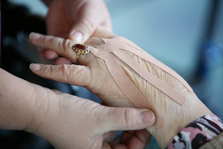 oedeemtherapie en lymfetaping bij PMC Fysiotherapie te Beverwijk